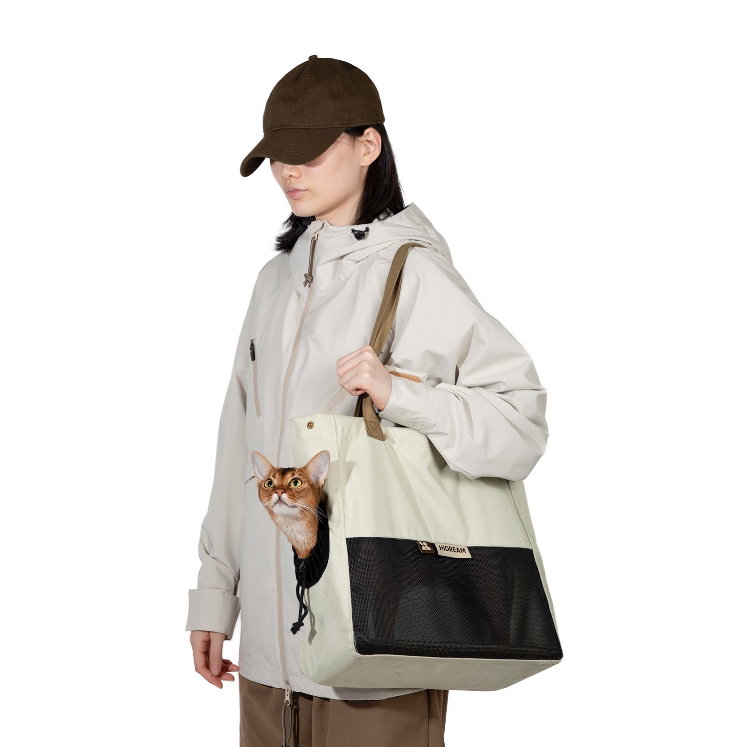 Color-Block Pet Carrier Tote Bag - Pet And Owner In Use | HiDREAM Pets